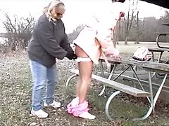 Chica muestra su cuerpo en la cámara con el videos caseros reales sexo juego.