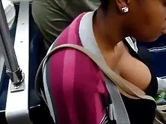 A una niña de 18 años le caseros reales xxx encanta que la estrangulen . ella quería que supiera sobre sus grandes tetas.