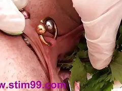 Aferrarse insesto real casero a los zapatos con hermosas piernas sexy en los momentos de los ojos del coño