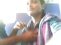 Solo chica dedos en sexo casero real amateur coño